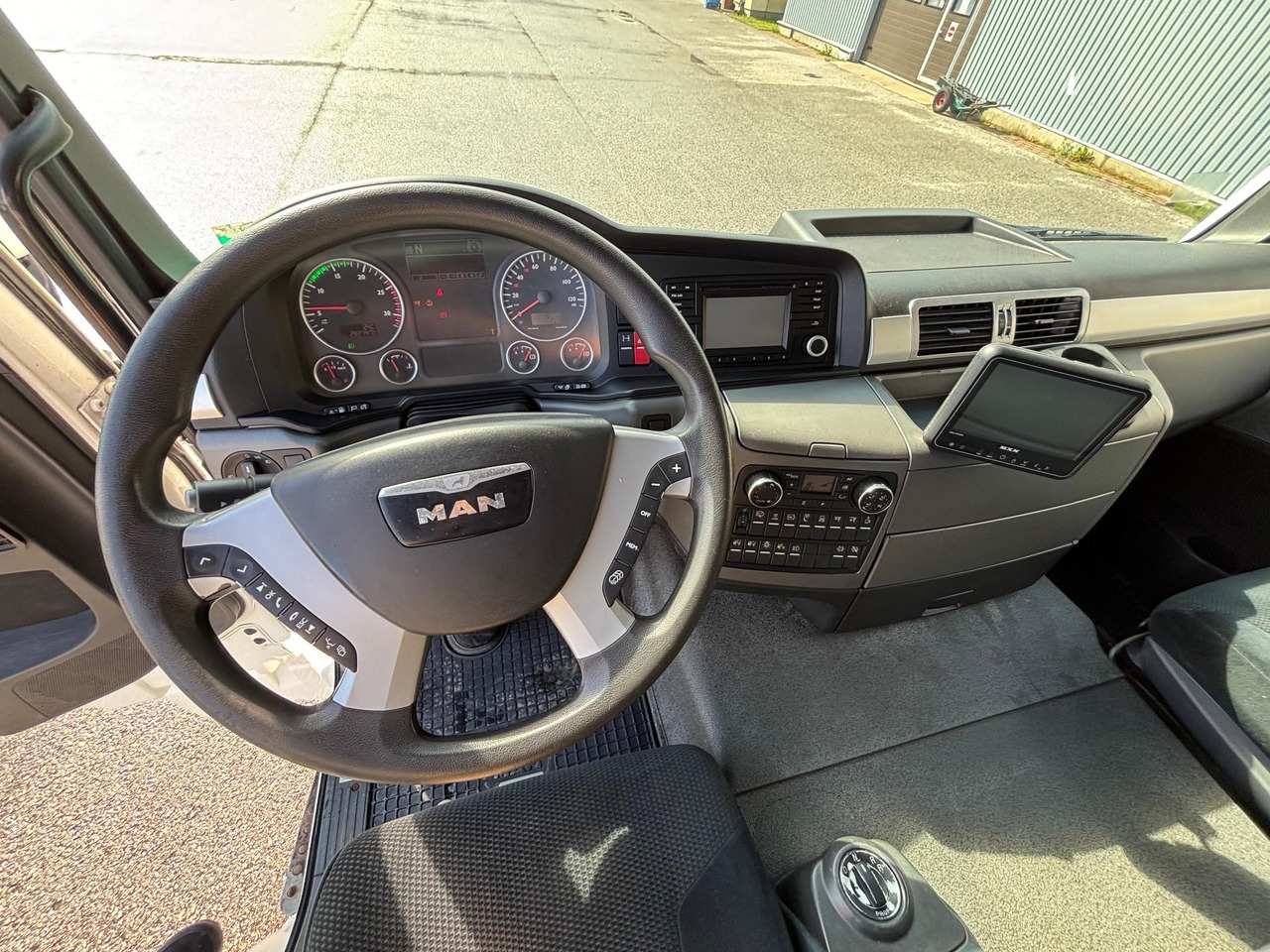 Camión frigorífico MAN TGS 26.440: foto 13