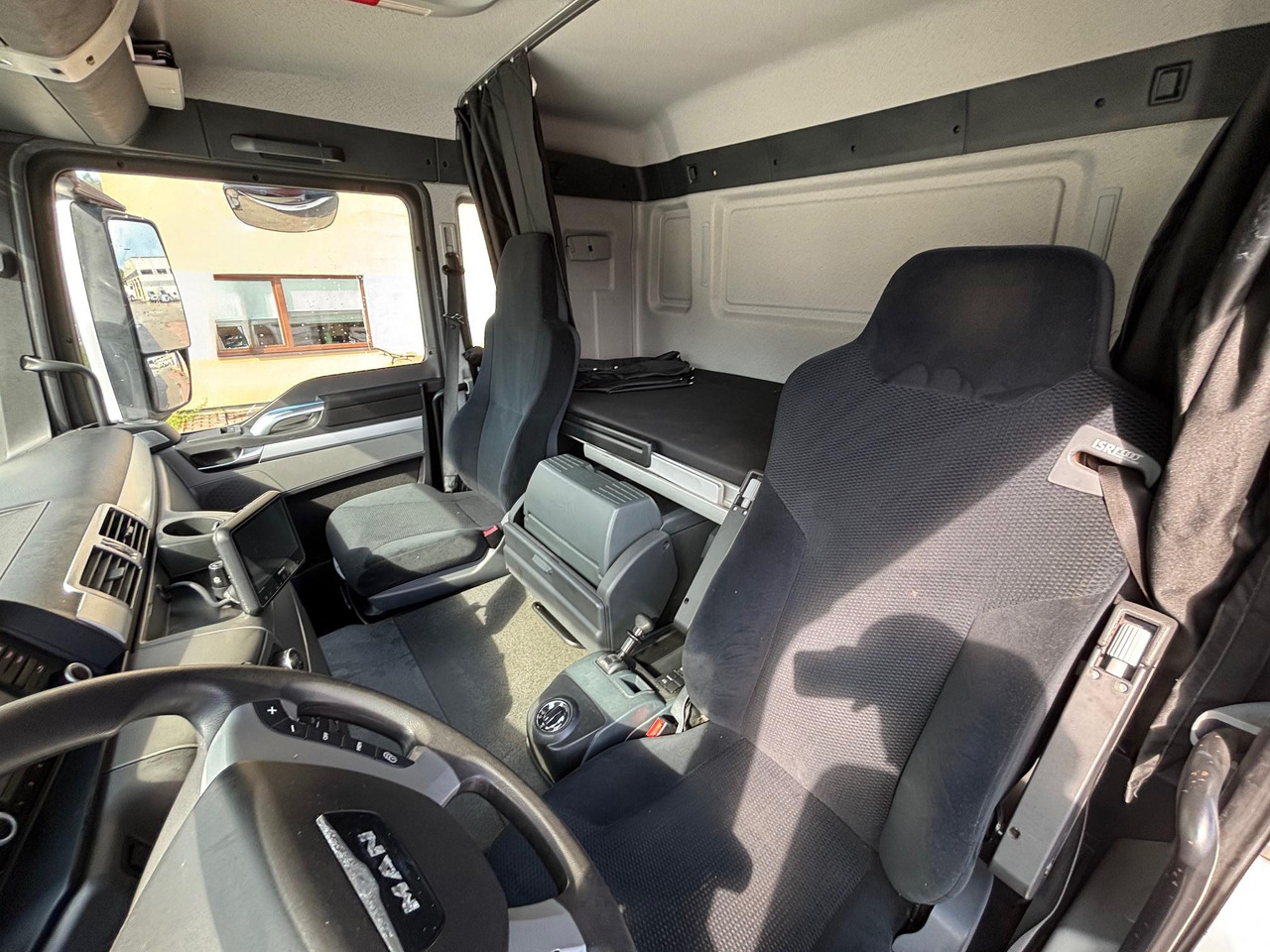 Camión frigorífico MAN TGS 26.440: foto 8