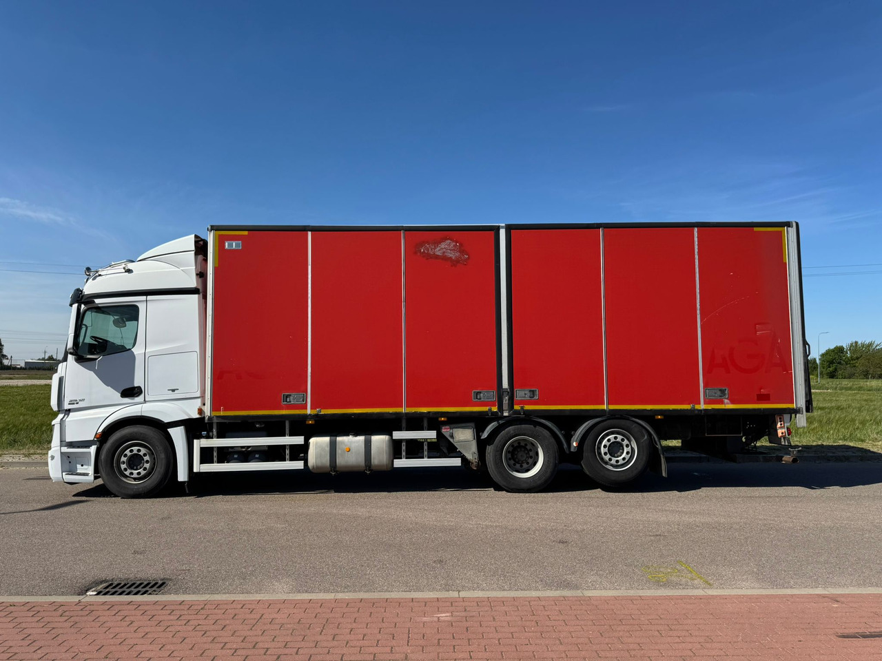 MERCEDES-BENZ ACTROS 2542 - Camión caja cerrada: foto 5 MERCEDES-BENZ ACTROS 2542 - Camión caja cerrada: foto 5