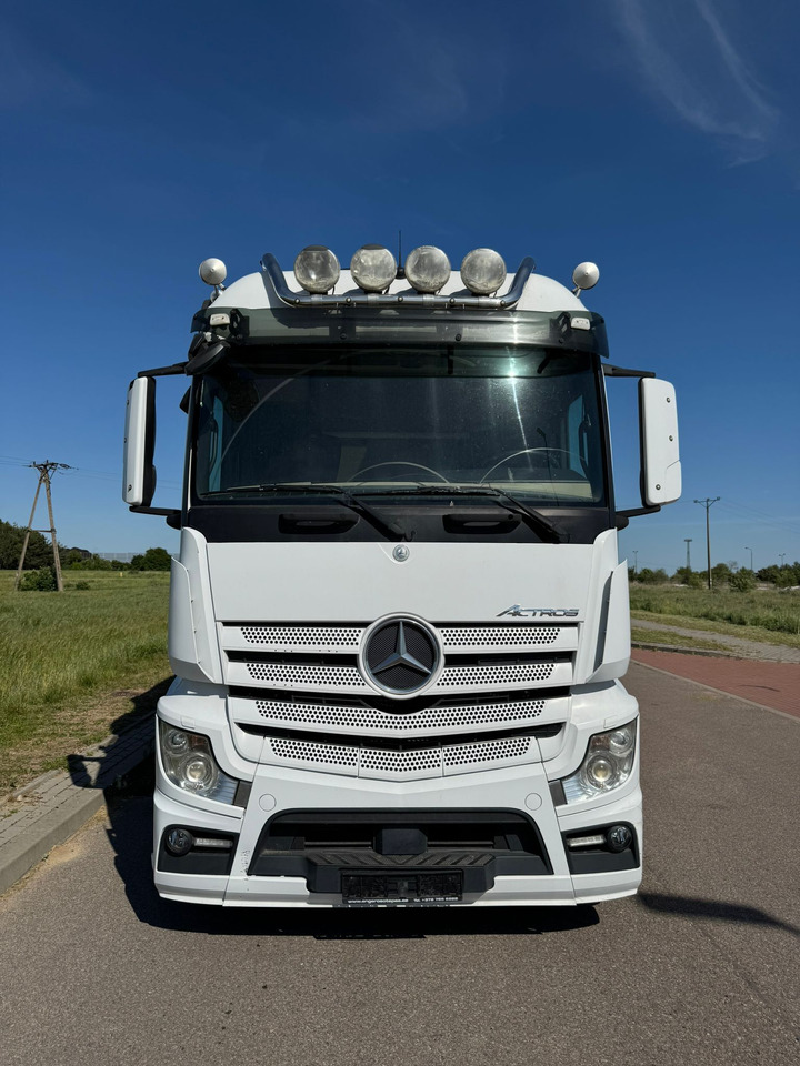 MERCEDES-BENZ ACTROS 2542 - Camión caja cerrada: foto 4 MERCEDES-BENZ ACTROS 2542 - Camión caja cerrada: foto 4