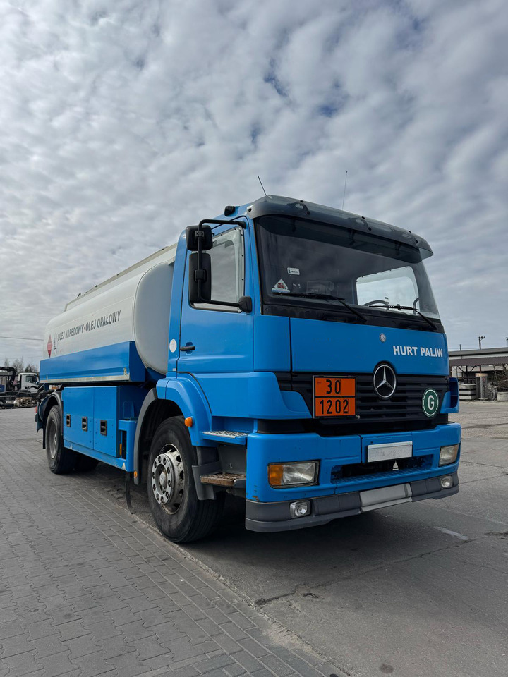 MERCEDES-BENZ Atego 1828 - Camión cisterna: foto 1 MERCEDES-BENZ Atego 1828 - Camión cisterna: foto 1