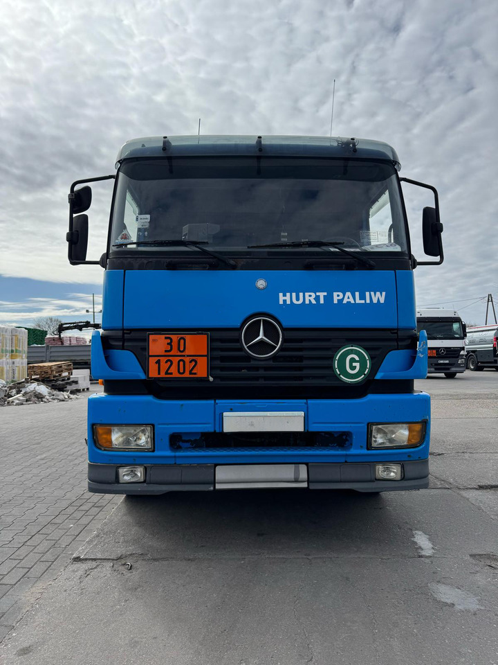 MERCEDES-BENZ Atego 1828 - Camión cisterna: foto 2 MERCEDES-BENZ Atego 1828 - Camión cisterna: foto 2
