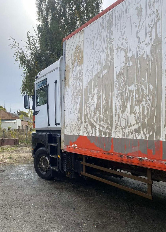 RENAULT Magnum 430 ID1611 - Camión caja cerrada: foto 4 RENAULT Magnum 430 ID1611 - Camión caja cerrada: foto 4