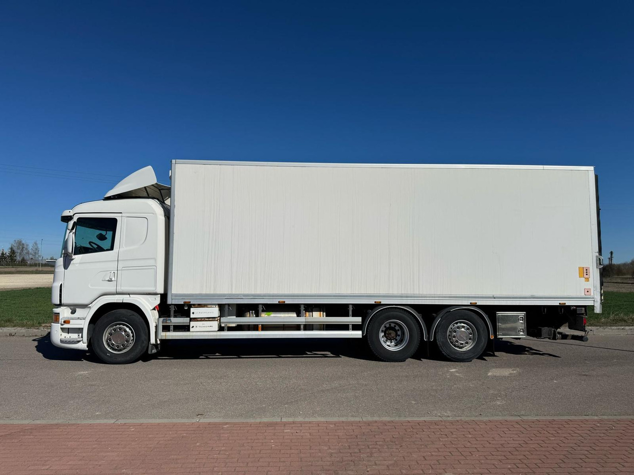 Camión isotérmico SCANIA G400: foto 7