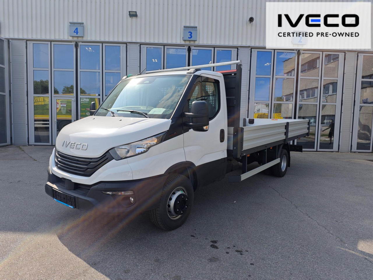 IVECO Pritsche - Camión caja abierta: foto 1 IVECO Pritsche - Camión caja abierta: foto 1