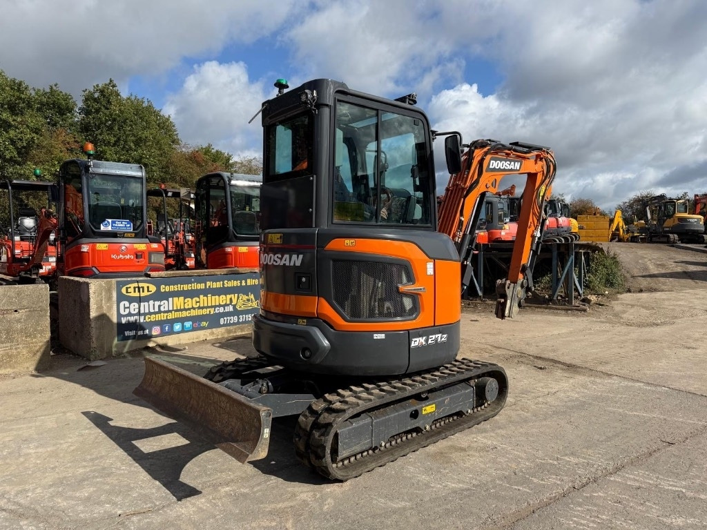 Doosan DX27Z-7 - Miniexcavadora: foto 3 Doosan DX27Z-7 - Miniexcavadora: foto 3
