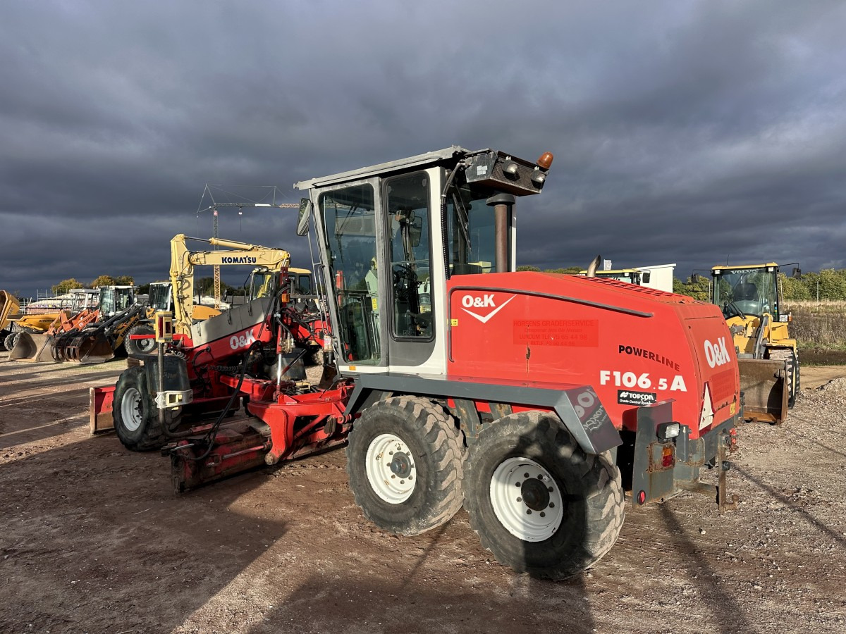 NEW HOLLAND F 106.5 - 6x6 Laser Topcon- Klima Cummins 6 Zyl. - Grader: foto 5 NEW HOLLAND F 106.5 - 6x6 Laser Topcon- Klima Cummins 6 Zyl. - Grader: foto 5