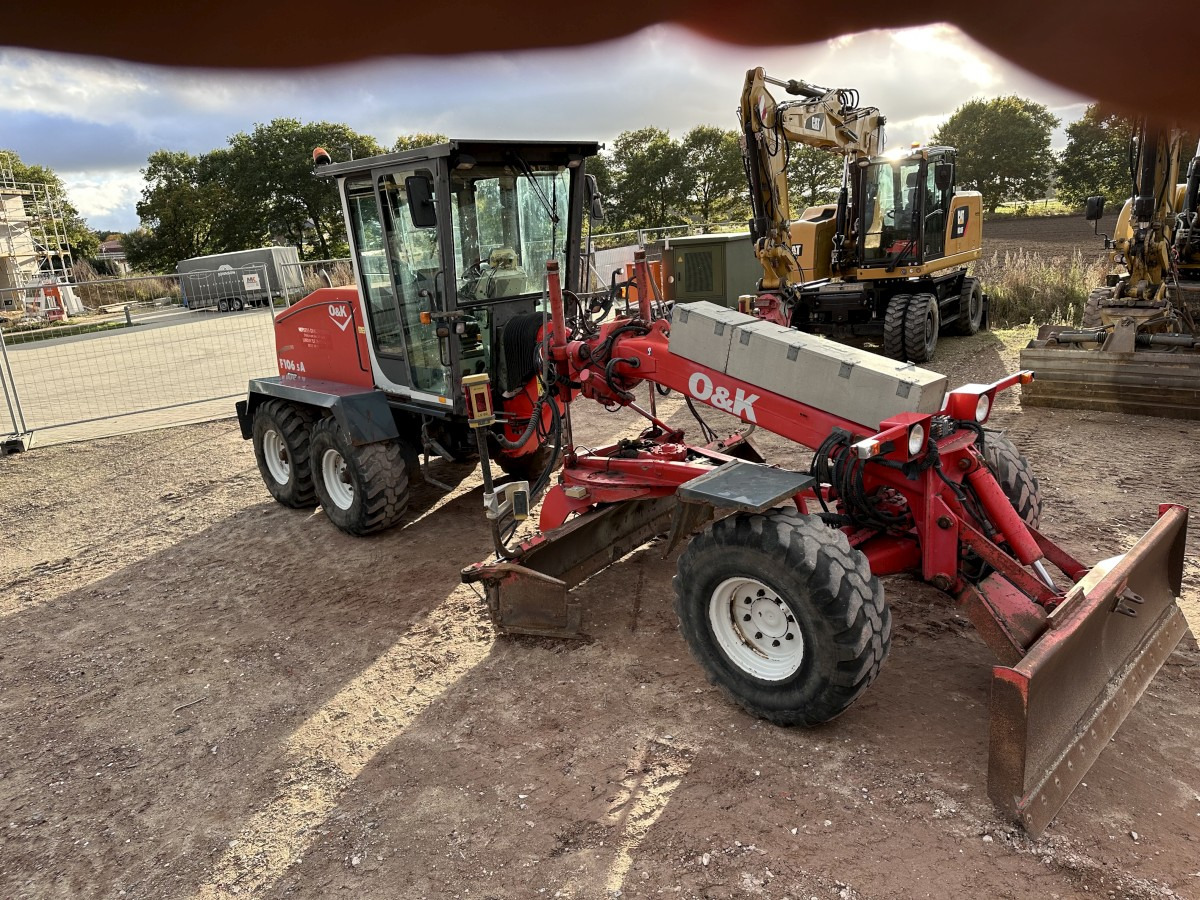 O&K F 106.5 - 6x6 Laser Topcon- Klima Cummins 6 Zyl. - Grader: foto 4 O&K F 106.5 - 6x6 Laser Topcon- Klima Cummins 6 Zyl. - Grader: foto 4