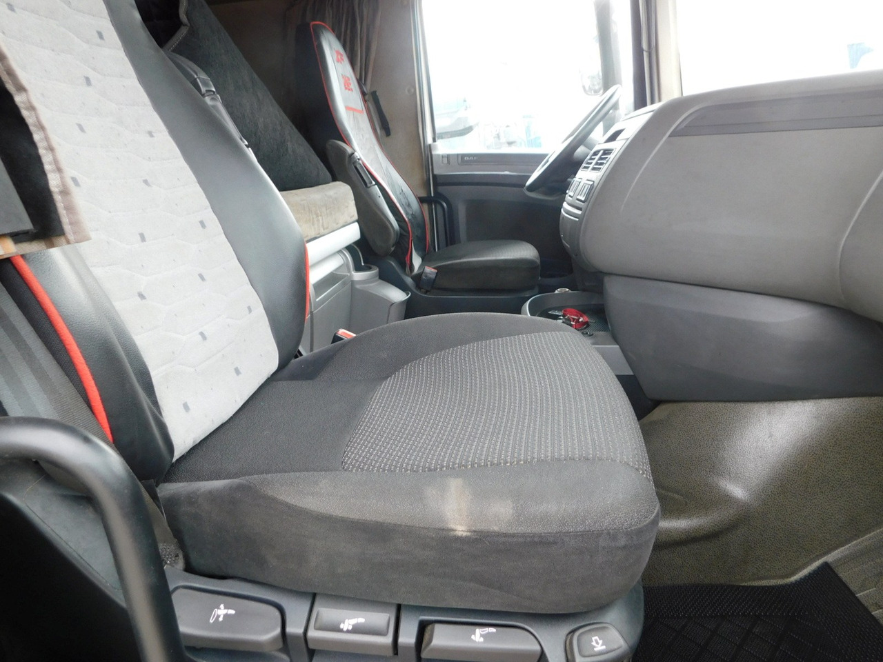 Daf Xf 460 ft - Cabeza tractora: foto 5 Daf Xf 460 ft - Cabeza tractora: foto 5