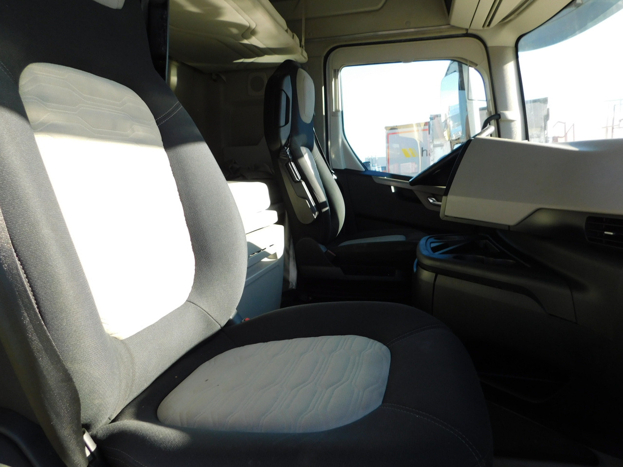 Ford F max 4x2 scab e6 12s2620 - Cabeza tractora: foto 5 Ford F max 4x2 scab e6 12s2620 - Cabeza tractora: foto 5