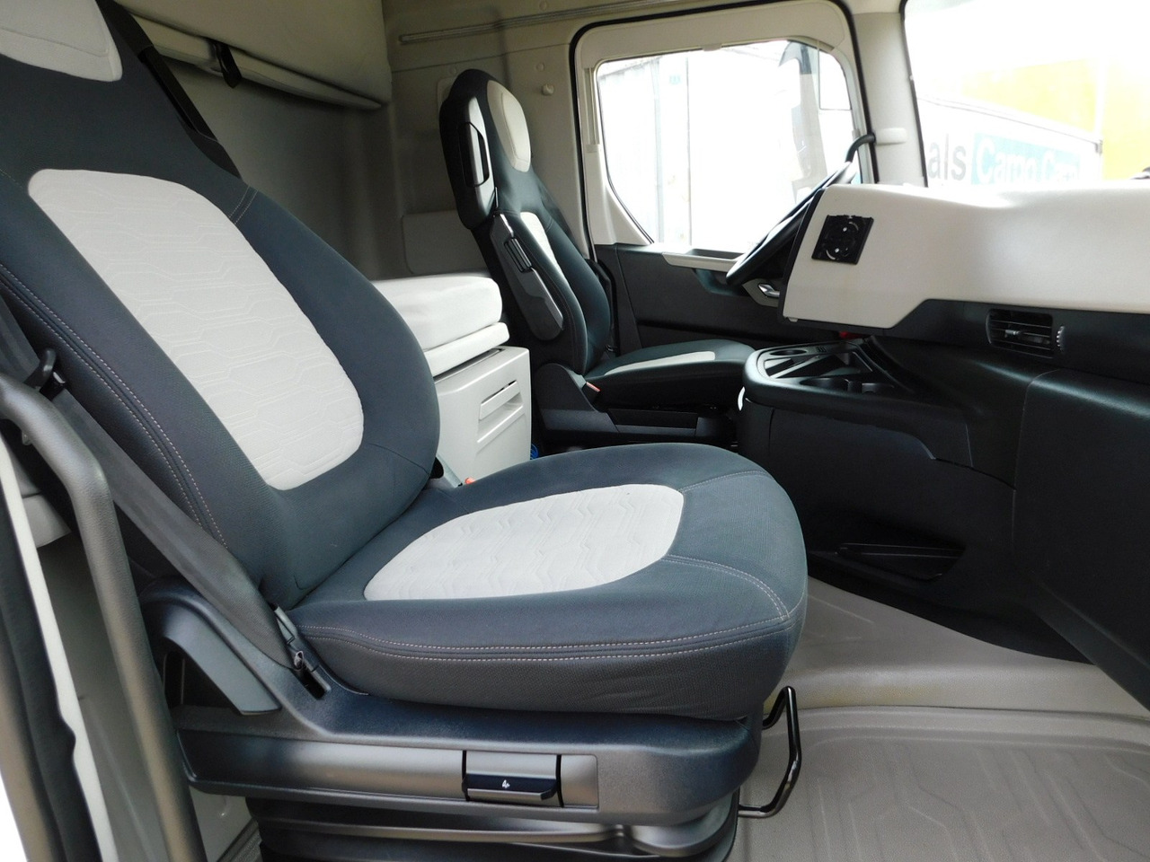 Ford F max 4x2 scab e6 12s2620 - Cabeza tractora: foto 5 Ford F max 4x2 scab e6 12s2620 - Cabeza tractora: foto 5