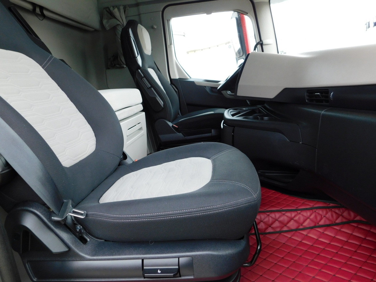 Ford F max 4x2 scab e6 12tx2620 - Cabeza tractora: foto 5 Ford F max 4x2 scab e6 12tx2620 - Cabeza tractora: foto 5