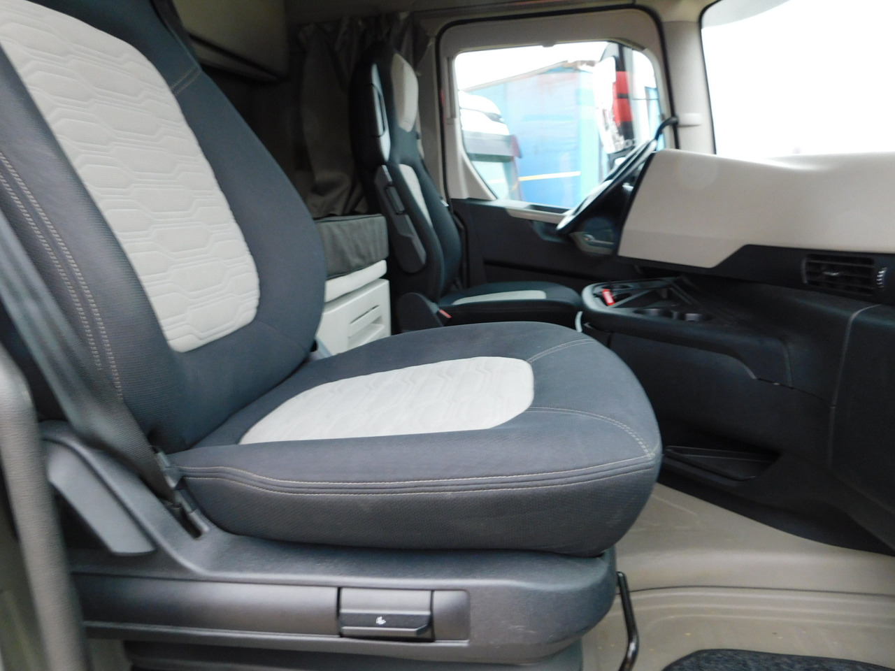 Ford F max ll 4x2 scab e6 12tx2620 - Cabeza tractora: foto 5 Ford F max ll 4x2 scab e6 12tx2620 - Cabeza tractora: foto 5