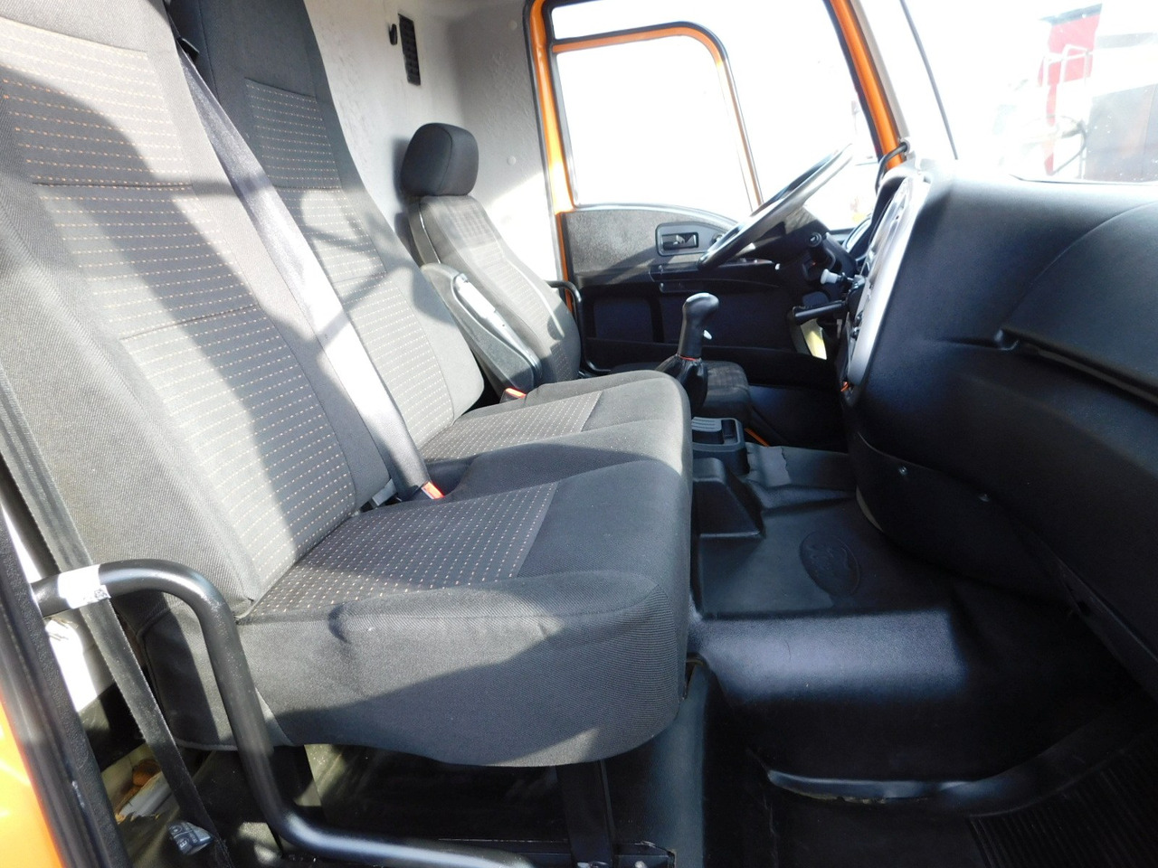 Ford 3542d 6x4 dcab e6 16s2230 - Camión volquete: foto 5 Ford 3542d 6x4 dcab e6 16s2230 - Camión volquete: foto 5