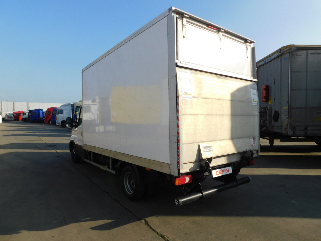 Iveco 35c16h30 - Furgoneta caja cerrada: foto 4 Iveco 35c16h30 - Furgoneta caja cerrada: foto 4