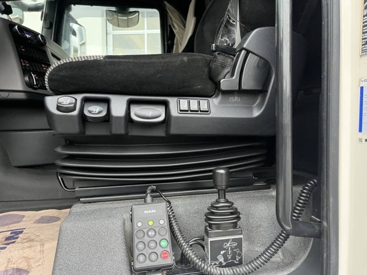 MAN TGX 18.460 4x4H BLS Euro6 Klima Luftfeder ZV - Cabeza tractora: foto 5 MAN TGX 18.460 4x4H BLS Euro6 Klima Luftfeder ZV - Cabeza tractora: foto 5