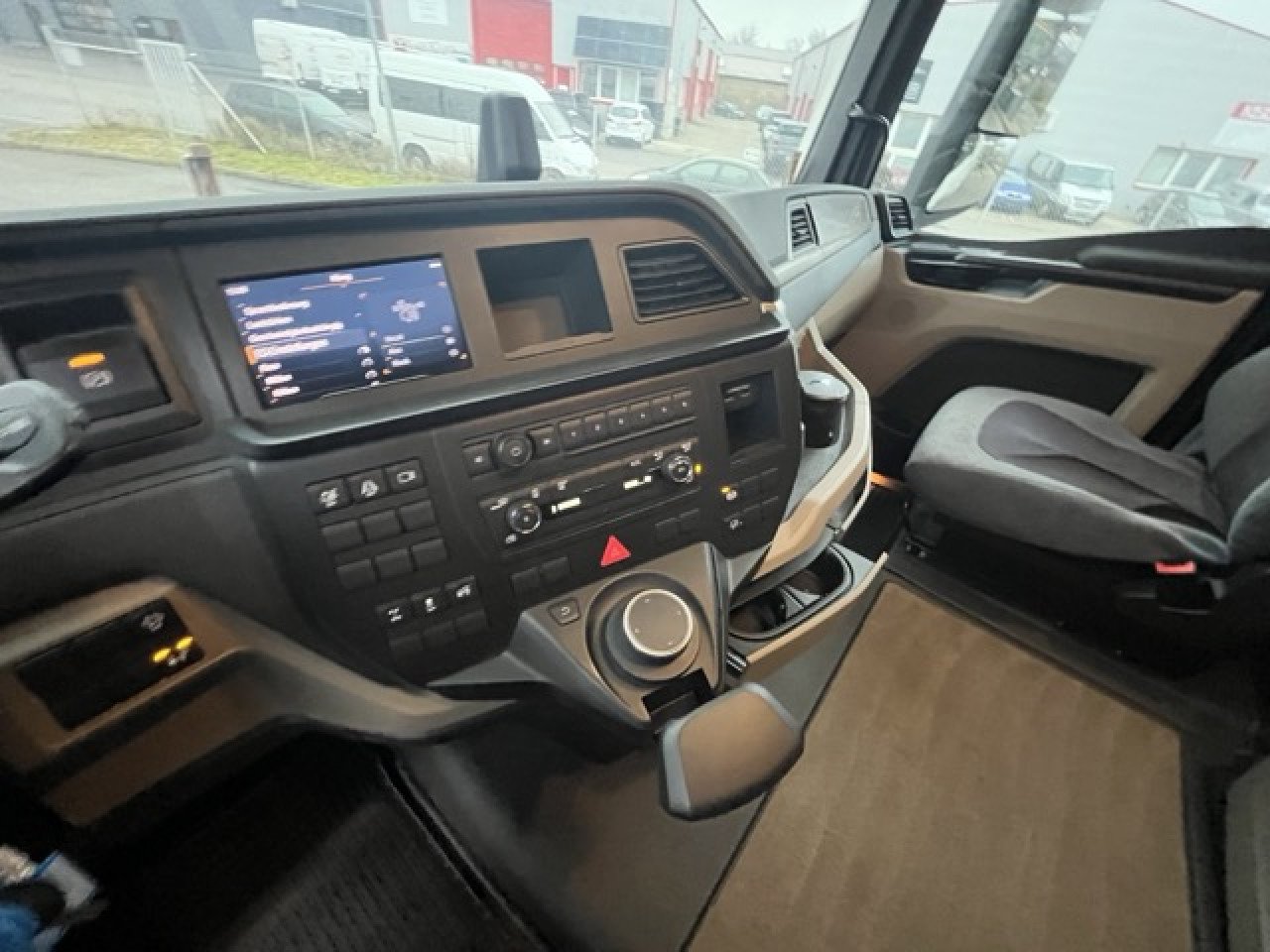 MAN TGX 18.470 4x2 BLS Euro6 Retarder Klima Luftfeder - Cabeza tractora: foto 3 MAN TGX 18.470 4x2 BLS Euro6 Retarder Klima Luftfeder - Cabeza tractora: foto 3