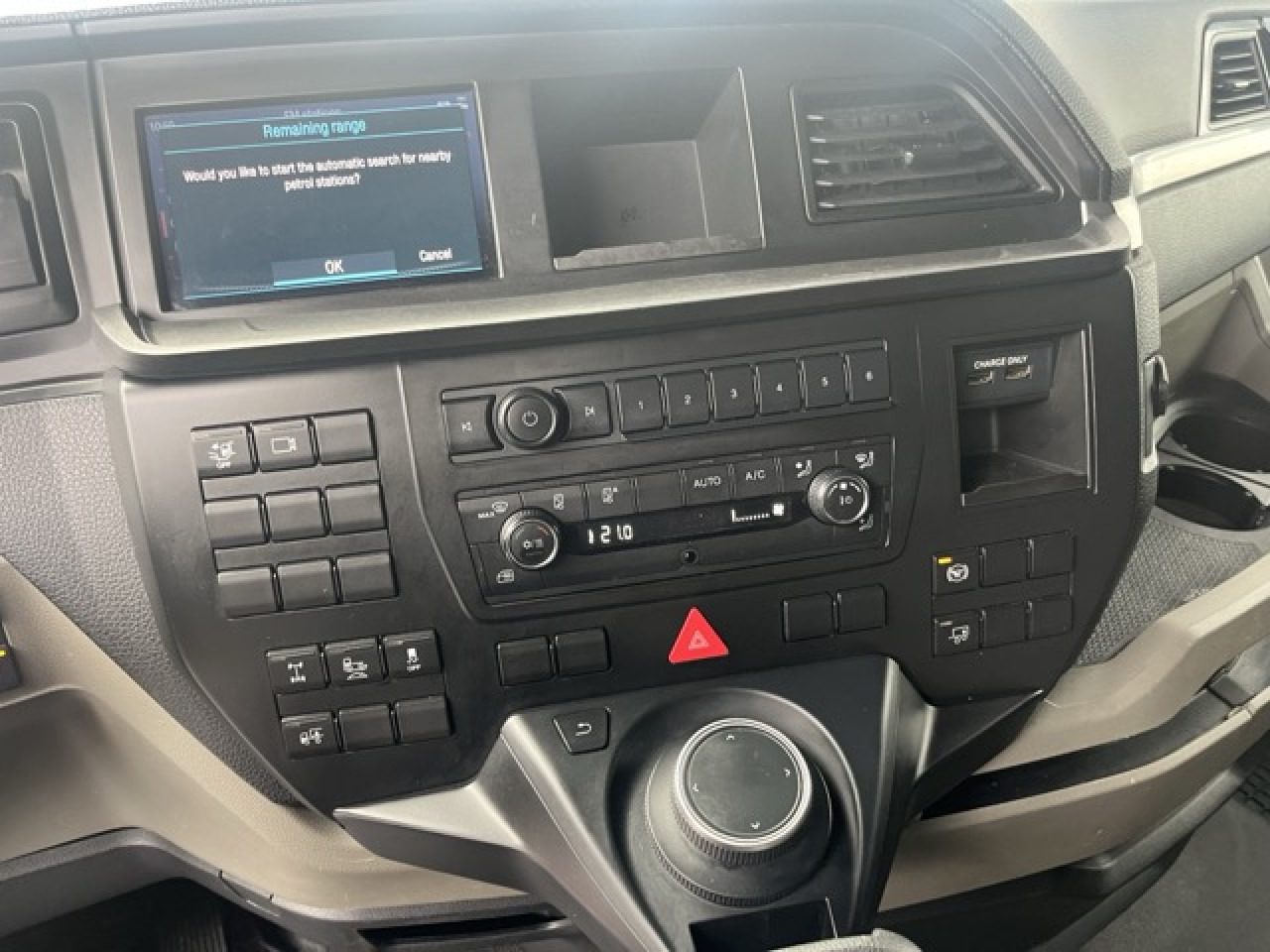 MAN TGX 18.510 4x2 LL SA - Vollgarantie MAN bis 01.202 - Cabeza tractora: foto 4 MAN TGX 18.510 4x2 LL SA - Vollgarantie MAN bis 01.202 - Cabeza tractora: foto 4