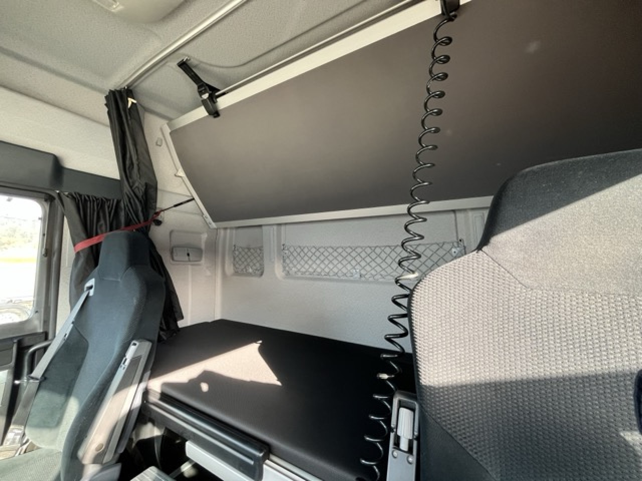 MAN TGX 26.480 6x4 BLS Euro6 Intarder Klima Luftfeder - Cabeza tractora: foto 5 MAN TGX 26.480 6x4 BLS Euro6 Intarder Klima Luftfeder - Cabeza tractora: foto 5