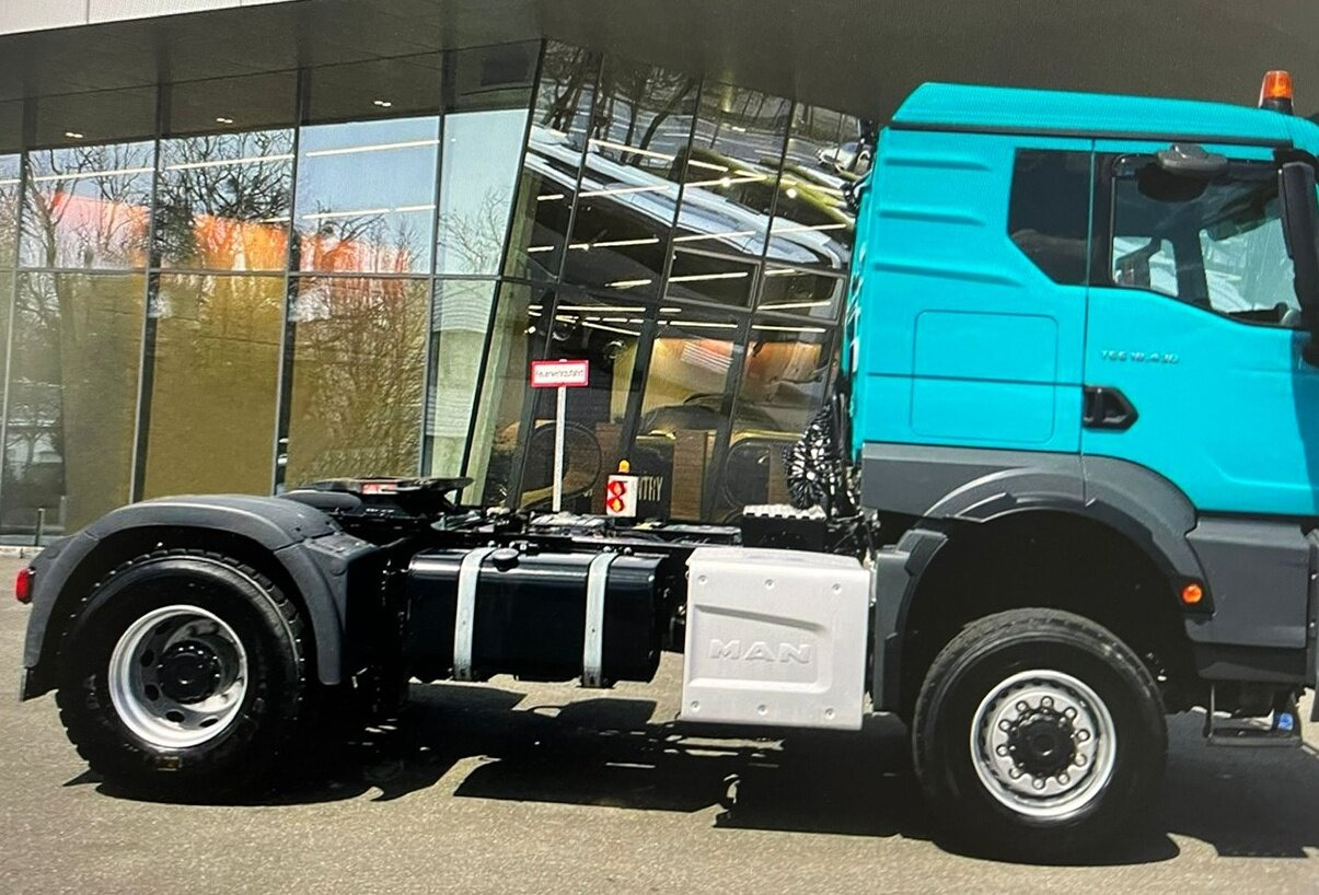 MAN TGS 18.430 4x4 BL SA TGS 18.430 4x4 BL SA, Navi, Hydraulik - Cabeza tractora: foto 2 MAN TGS 18.430 4x4 BL SA TGS 18.430 4x4 BL SA, Navi, Hydraulik - Cabeza tractora: foto 2