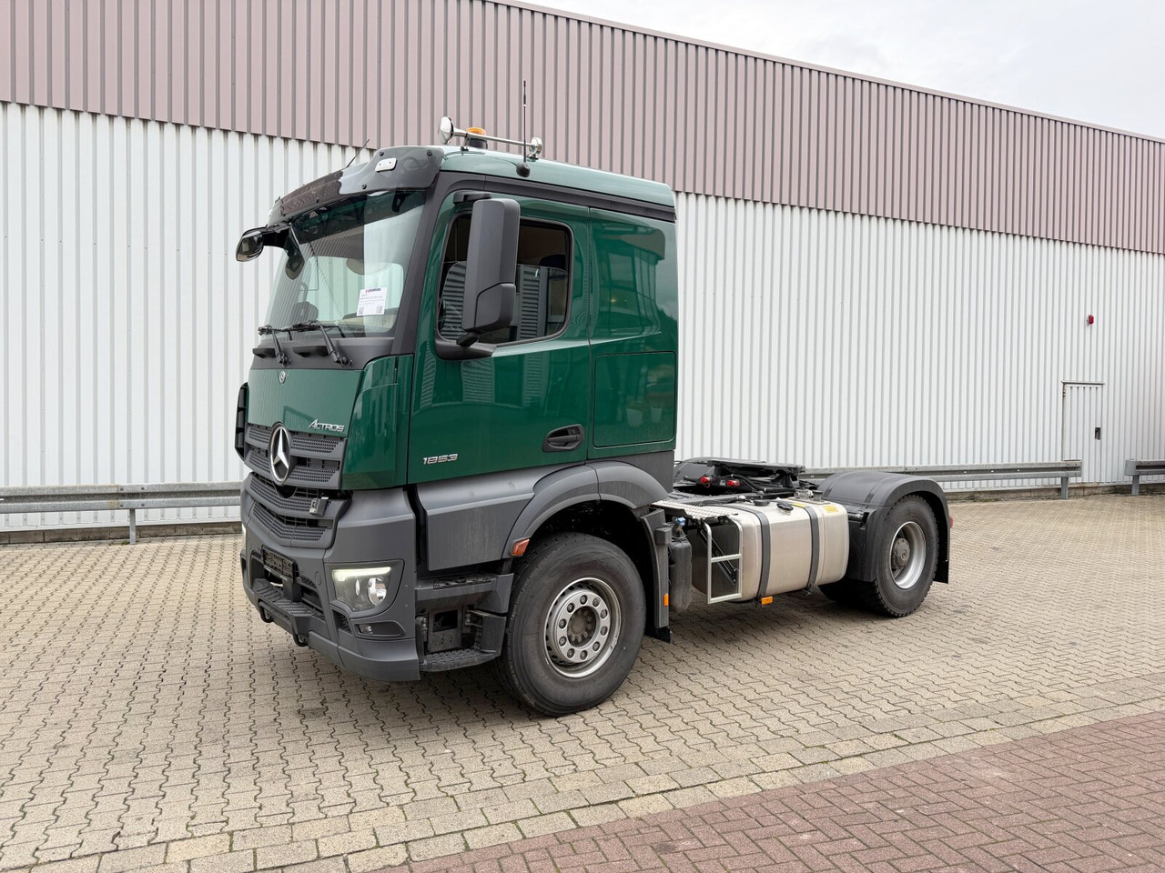 Mercedes-Benz Actros 1853 LS 4x2 Actros 1853 LS 4x2, Retarder, Navi, MultimediaCockpit, Hydraulik - Cabeza tractora: foto 1 Mercedes-Benz Actros 1853 LS 4x2 Actros 1853 LS 4x2, Retarder, Navi, MultimediaCockpit, Hydraulik - Cabeza tractora: foto 1