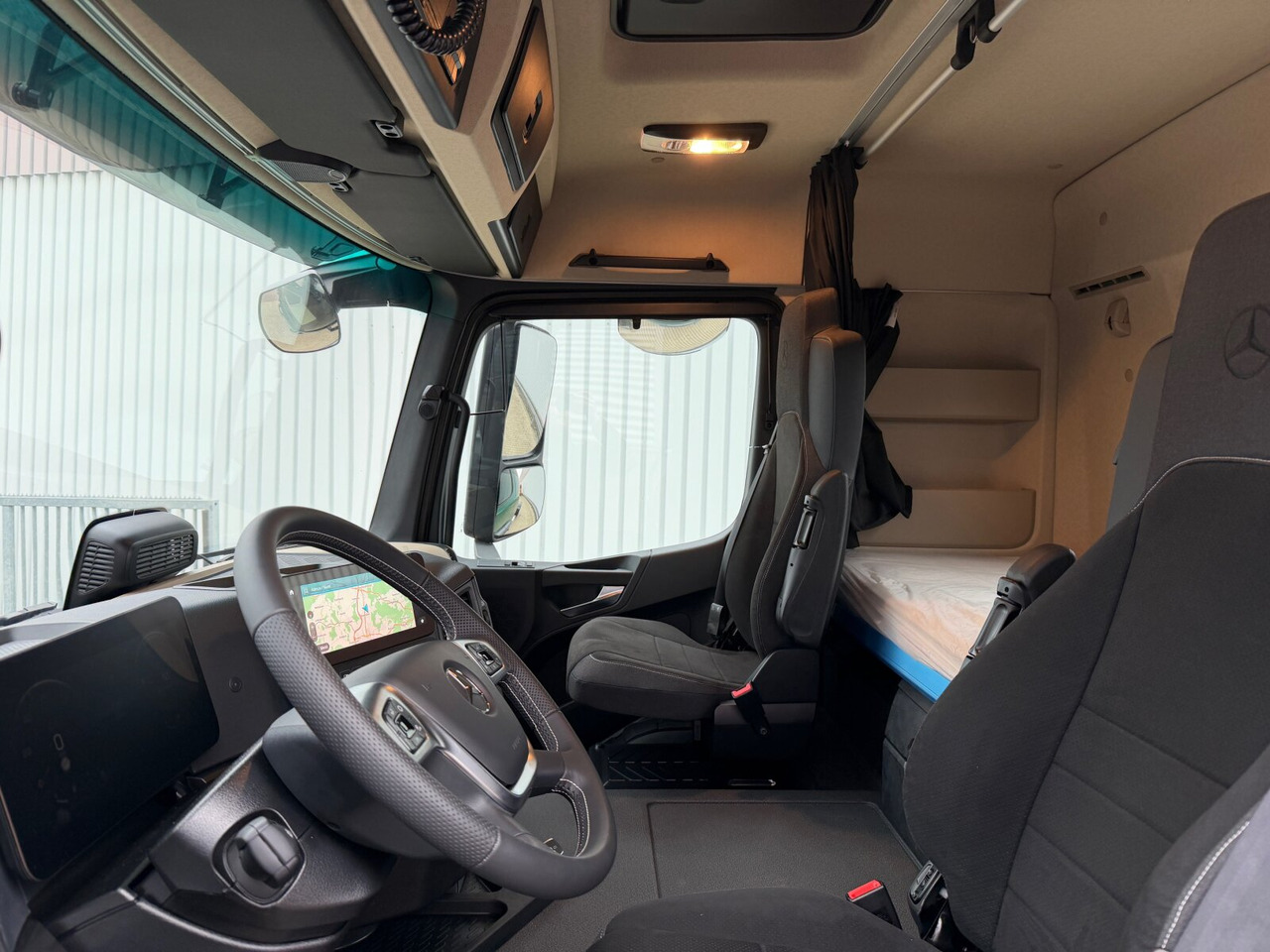 Mercedes-Benz Actros 1853 LS 4x2 Actros 1853 LS 4x2, Retarder, Navi, MultimediaCockpit, Hydraulik - Cabeza tractora: foto 2 Mercedes-Benz Actros 1853 LS 4x2 Actros 1853 LS 4x2, Retarder, Navi, MultimediaCockpit, Hydraulik - Cabeza tractora: foto 2