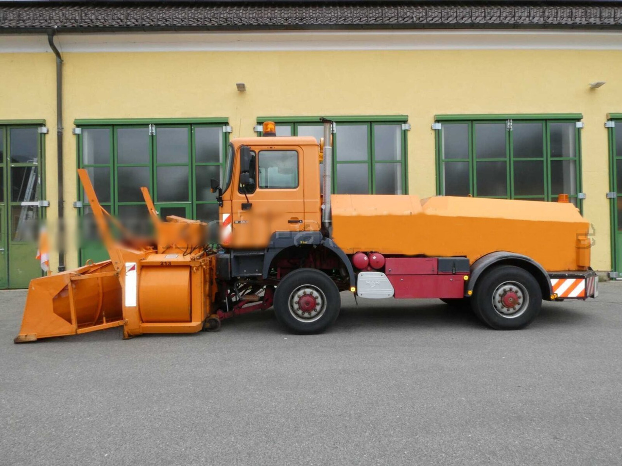 MAN 19.464 4x4 BB 19.464 4x4 BB, Schneefräse mit Separatmotor - Camión: foto 1 MAN 19.464 4x4 BB 19.464 4x4 BB, Schneefräse mit Separatmotor - Camión: foto 1