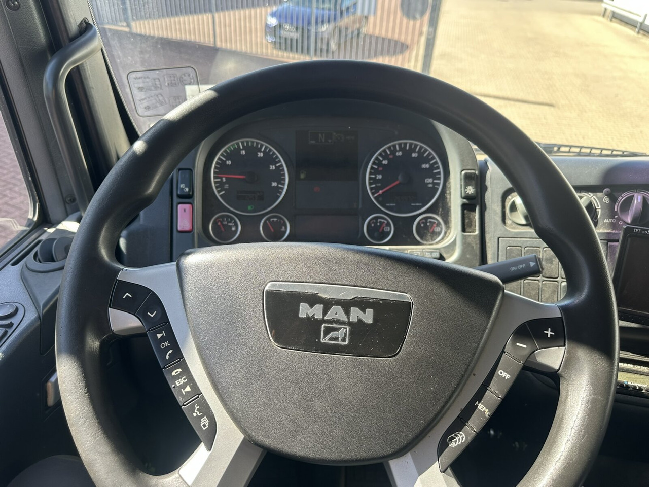 MAN TGA 18.360 LL 4x2 TGA 18.360 LL 4x2, Fahrschule - Camión: foto 5 MAN TGA 18.360 LL 4x2 TGA 18.360 LL 4x2, Fahrschule - Camión: foto 5