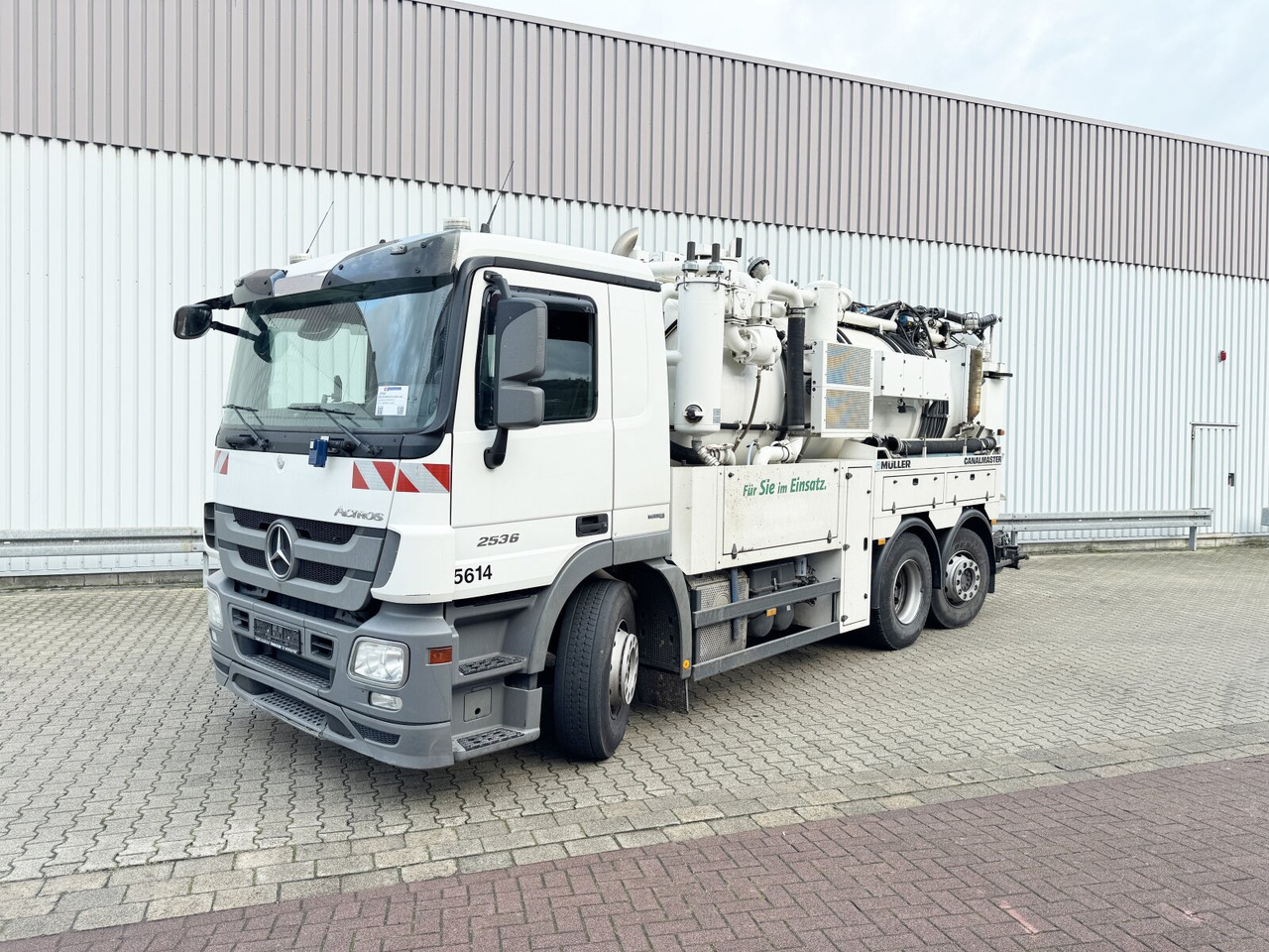 Mercedes-Benz Actros 2536 L 6x2 Actros 2536 L 6x2, Müller Saug- und Spülwagen ca. 10,5m³, Lenkachse - Camión: foto 1 Mercedes-Benz Actros 2536 L 6x2 Actros 2536 L 6x2, Müller Saug- und Spülwagen ca. 10,5m³, Lenkachse - Camión: foto 1