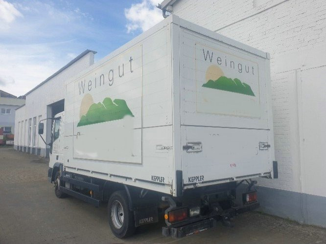 Euro Cargo ML 75E14 4x2 Euro Cargo ML 75E14 4x2 Getränkekoffer, 6-Zylinder-Motor - Camión caja cerrada: foto 5 Euro Cargo ML 75E14 4x2 Euro Cargo ML 75E14 4x2 Getränkekoffer, 6-Zylinder-Motor - Camión caja cerrada: foto 5