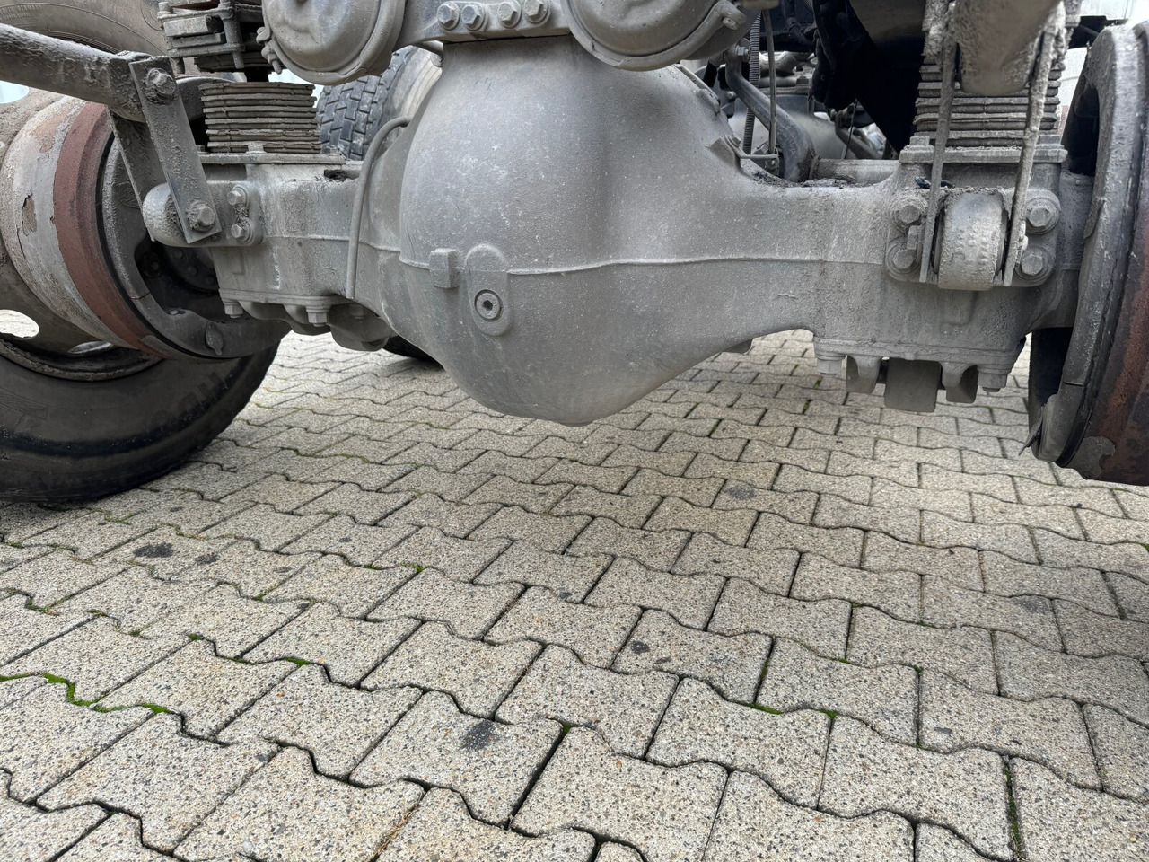 Camión volquete FM 380 6x4 R mit Brandschaden FM 380 6x4 R mit Brandschaden: foto 13 Camión volquete FM 380 6x4 R mit Brandschaden FM 380 6x4 R mit Brandschaden: foto 13