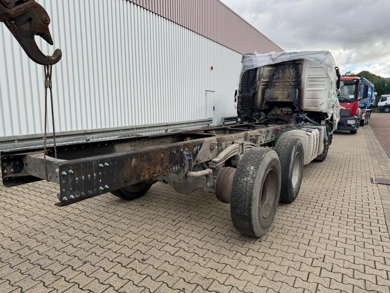 Camión volquete FM 380 6x4 R mit Brandschaden FM 380 6x4 R mit Brandschaden: foto 14 Camión volquete FM 380 6x4 R mit Brandschaden FM 380 6x4 R mit Brandschaden: foto 14