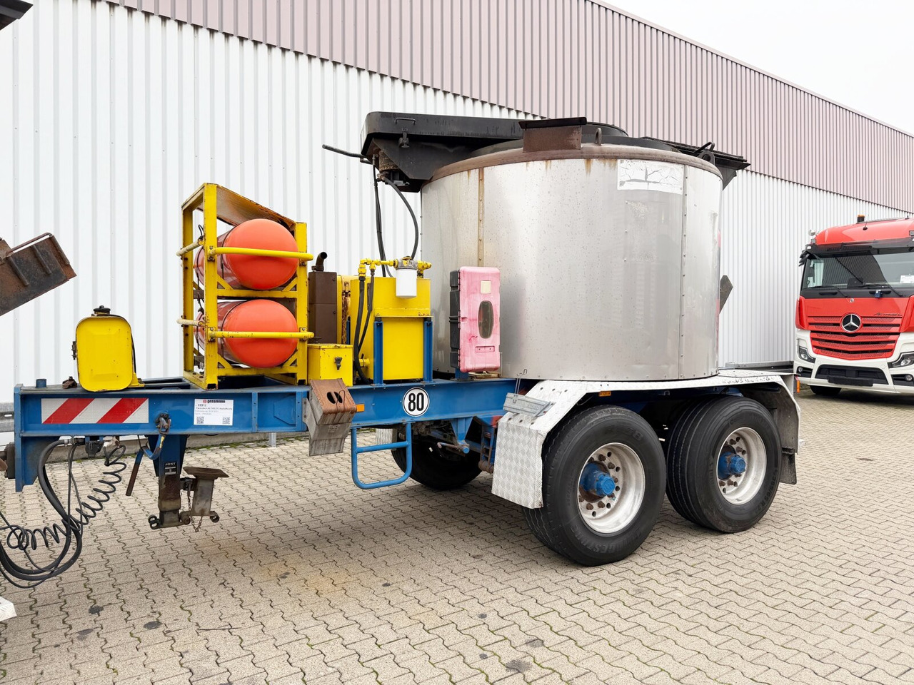 Faehndrich AG TKS-Z13 Asphaltkocher Faehndrich AG TKS-Z13 Asphaltkocher - Cisterna de riego asfáltico: foto 1 Faehndrich AG TKS-Z13 Asphaltkocher Faehndrich AG TKS-Z13 Asphaltkocher - Cisterna de riego asfáltico: foto 1