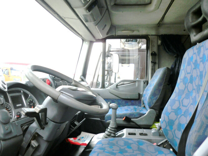 Iveco EuroCargo 75 E 17/4x2 EuroCargo 75 E 17/4x2, 6x VORHANDEN! - Camión caja cerrada: foto 3 Iveco EuroCargo 75 E 17/4x2 EuroCargo 75 E 17/4x2, 6x VORHANDEN! - Camión caja cerrada: foto 3
