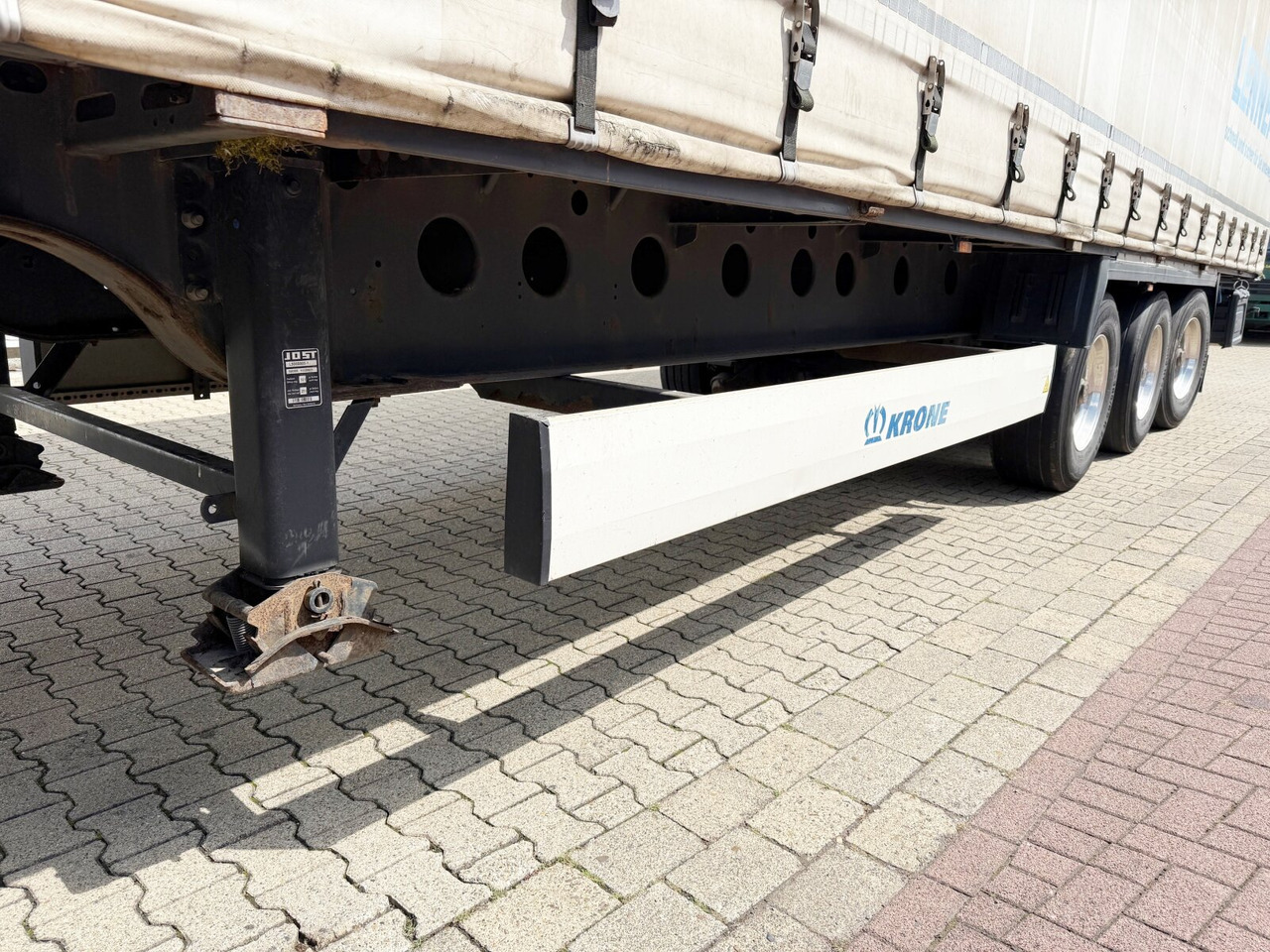 Krone SDP 27 eLCL10-CS Coil Liner SDP 27 eLCL10-CS Coil Liner, Coilmulde, Liftachse, Nachlauflenkachse, Edscha - Semirremolque plataforma/ Caja abierta: foto 3 Krone SDP 27 eLCL10-CS Coil Liner SDP 27 eLCL10-CS Coil Liner, Coilmulde, Liftachse, Nachlauflenkachse, Edscha - Semirremolque plataforma/ Caja abierta: foto 3