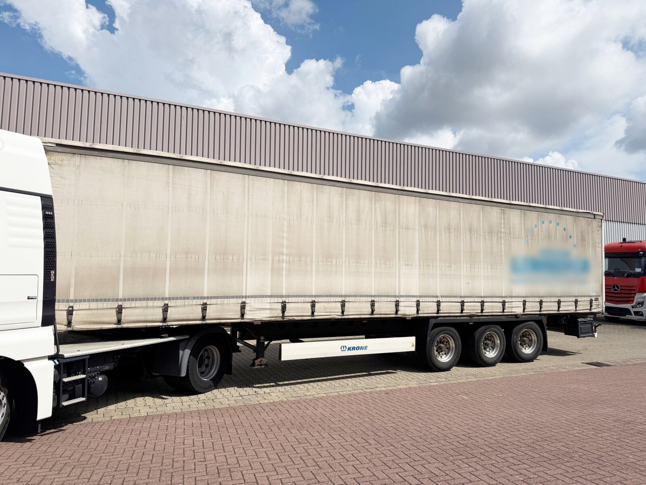 Krone SDP 27 eLCL10-CS Coil Liner SDP 27 eLCL10-CS Coil Liner, Coilmulde, Liftachse, Nachlauflenkachse, Edscha - Semirremolque plataforma/ Caja abierta: foto 1 Krone SDP 27 eLCL10-CS Coil Liner SDP 27 eLCL10-CS Coil Liner, Coilmulde, Liftachse, Nachlauflenkachse, Edscha - Semirremolque plataforma/ Caja abierta: foto 1
