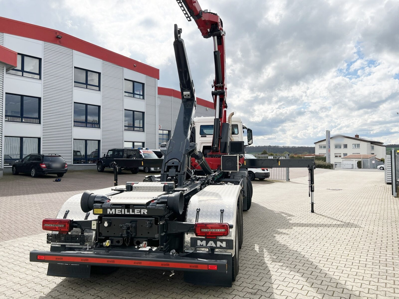 Arrendamiento de MAN TGS 35.480 8X4 BL TGS 35.480 8X4 BL, Intarder, Kran HMF 3220-K6, 4-fach Abstützung, Funk MAN TGS 35.480 8X4 BL TGS 35.480 8X4 BL, Intarder, Kran HMF 3220-K6, 4-fach Abstützung, Funk: foto 11
