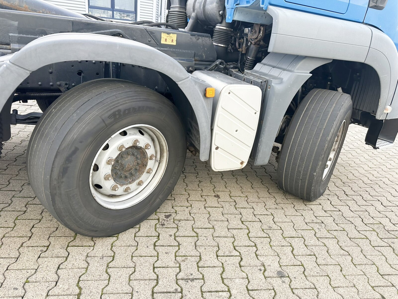 MAN TGS 35.480 8x4 BL TGS 35.480 8x4 BL - Camión multibasculante: foto 3 MAN TGS 35.480 8x4 BL TGS 35.480 8x4 BL - Camión multibasculante: foto 3