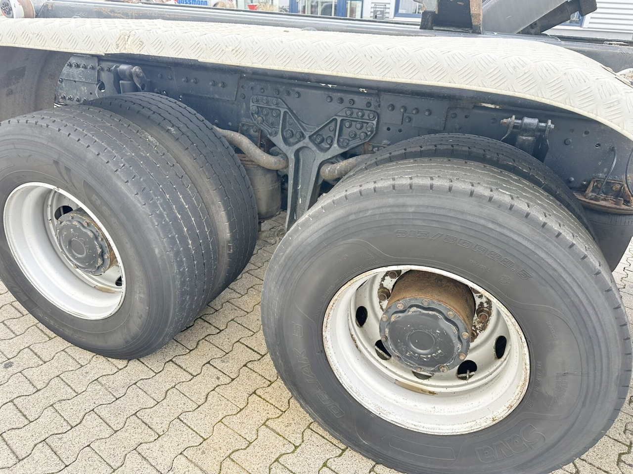 MAN TGS 35.480 8x4 BL TGS 35.480 8x4 BL - Camión multibasculante: foto 4 MAN TGS 35.480 8x4 BL TGS 35.480 8x4 BL - Camión multibasculante: foto 4