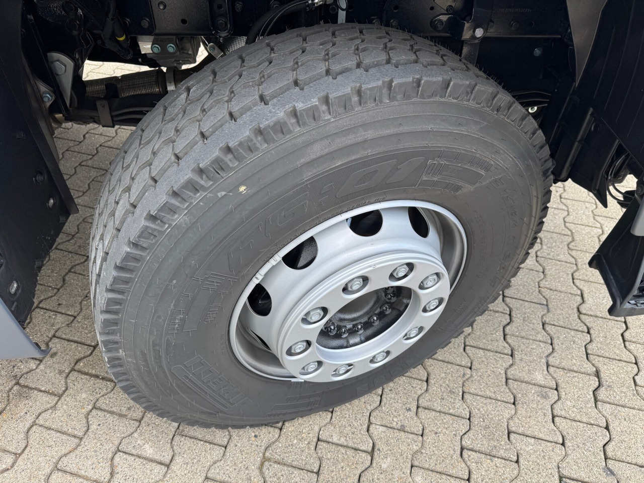 Camión multibasculante nuevo MAN TGS 41.440/480 8x4 BB TGS 41.440/480 8x4 BB: foto 8 Camión multibasculante nuevo MAN TGS 41.440/480 8x4 BB TGS 41.440/480 8x4 BB: foto 8