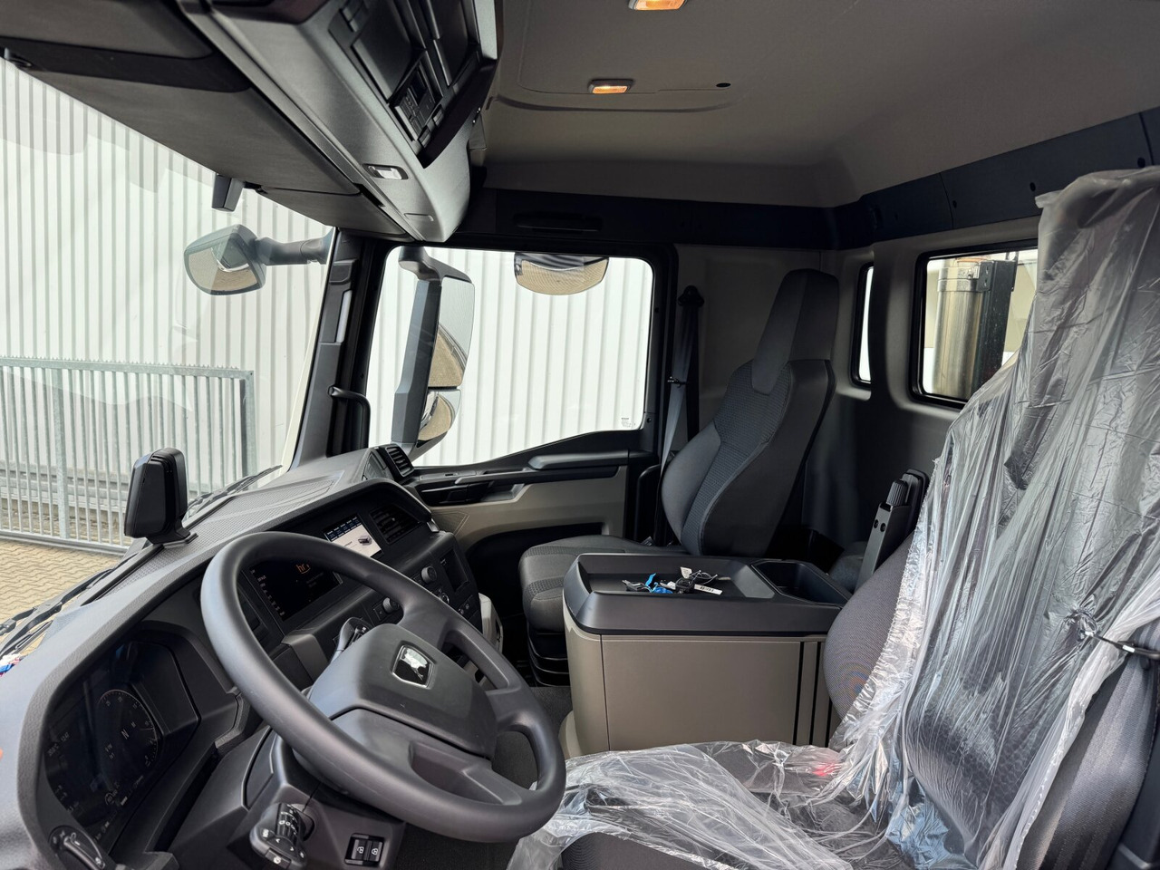 MAN TGS 41.440/480 8x4 BB TGS 41.440/480 8x4 BB - Camión multibasculante: foto 3 MAN TGS 41.440/480 8x4 BB TGS 41.440/480 8x4 BB - Camión multibasculante: foto 3