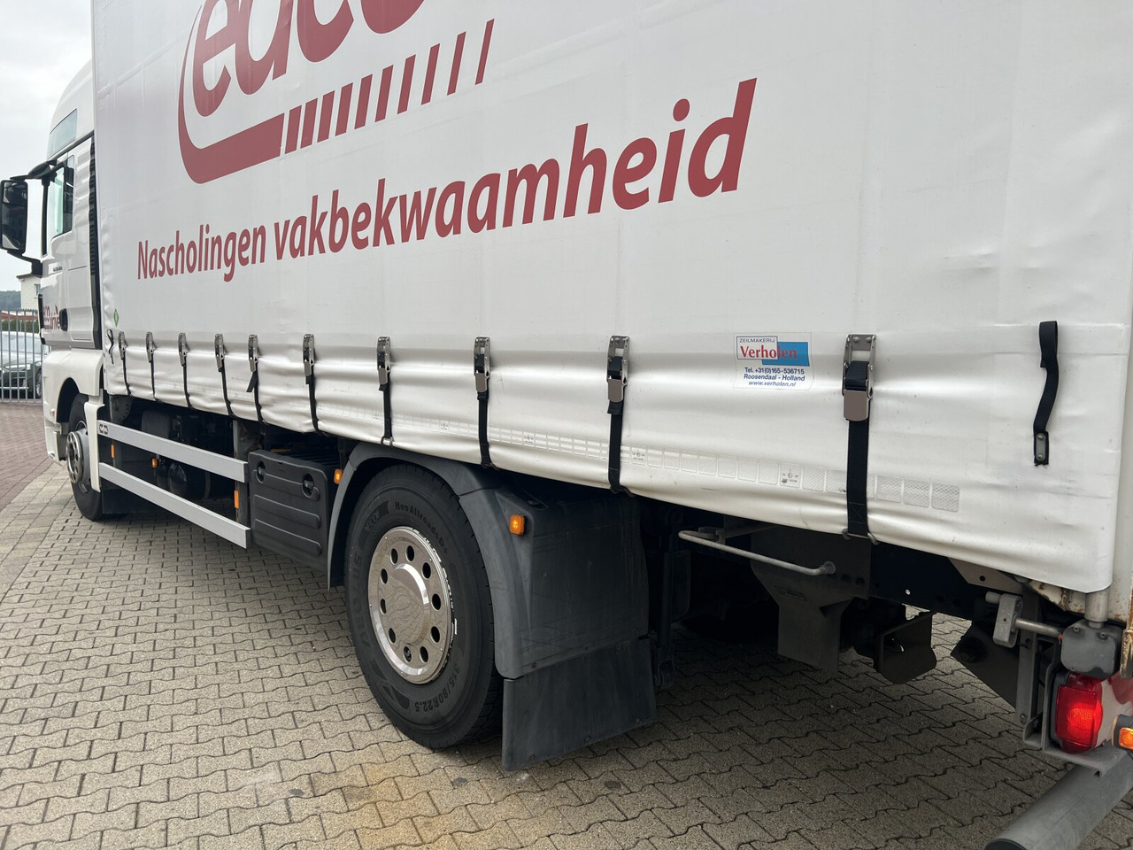 Arrendamiento de MAN TGX 18.400 4X2 BL TGX 18.400 4X2 BL, Fahrschule, 2x AHK, 6 Sitzer MAN TGX 18.400 4X2 BL TGX 18.400 4X2 BL, Fahrschule, 2x AHK, 6 Sitzer: foto 13