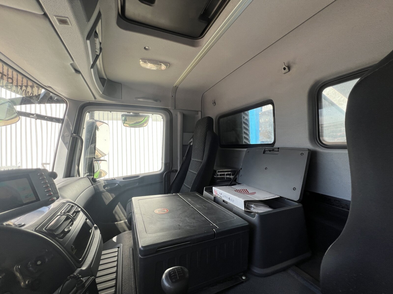 Mercedes-Benz Actros 2032 LA 4x4 Actros 2032 LA 4x4/ Rdstand 3.600 mm - Camión chasis: foto 5 Mercedes-Benz Actros 2032 LA 4x4 Actros 2032 LA 4x4/ Rdstand 3.600 mm - Camión chasis: foto 5