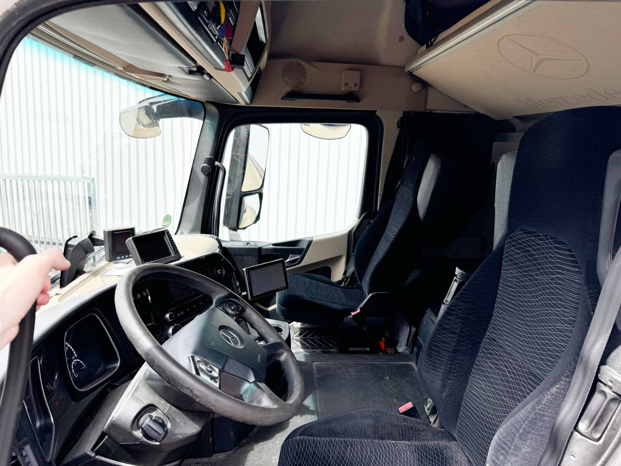 Mercedes-Benz Actros 2540 L 6x2 Actros 2540 L 6x2, Retarder, Liftachse, StreamSpace - Camión chasis: foto 2 Mercedes-Benz Actros 2540 L 6x2 Actros 2540 L 6x2, Retarder, Liftachse, StreamSpace - Camión chasis: foto 2