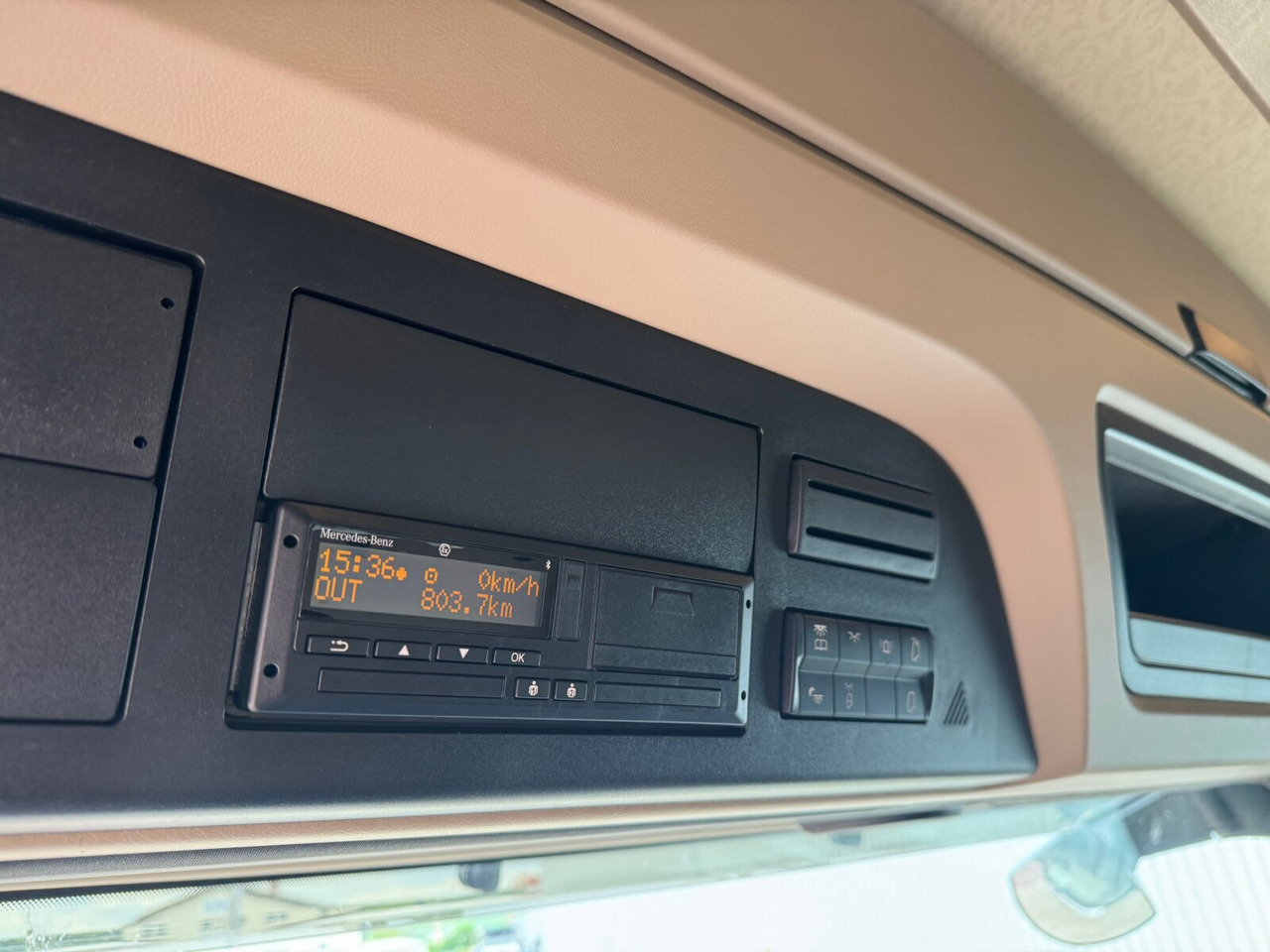 Camión chasis nuevo Mercedes-Benz Actros 2545 L 6x2 Actros 2545 L 6x2, Lenk-/Liftachse, StreamSpace, MultimediaCockpit: foto 7 Camión chasis nuevo Mercedes-Benz Actros 2545 L 6x2 Actros 2545 L 6x2, Lenk-/Liftachse, StreamSpace, MultimediaCockpit: foto 7