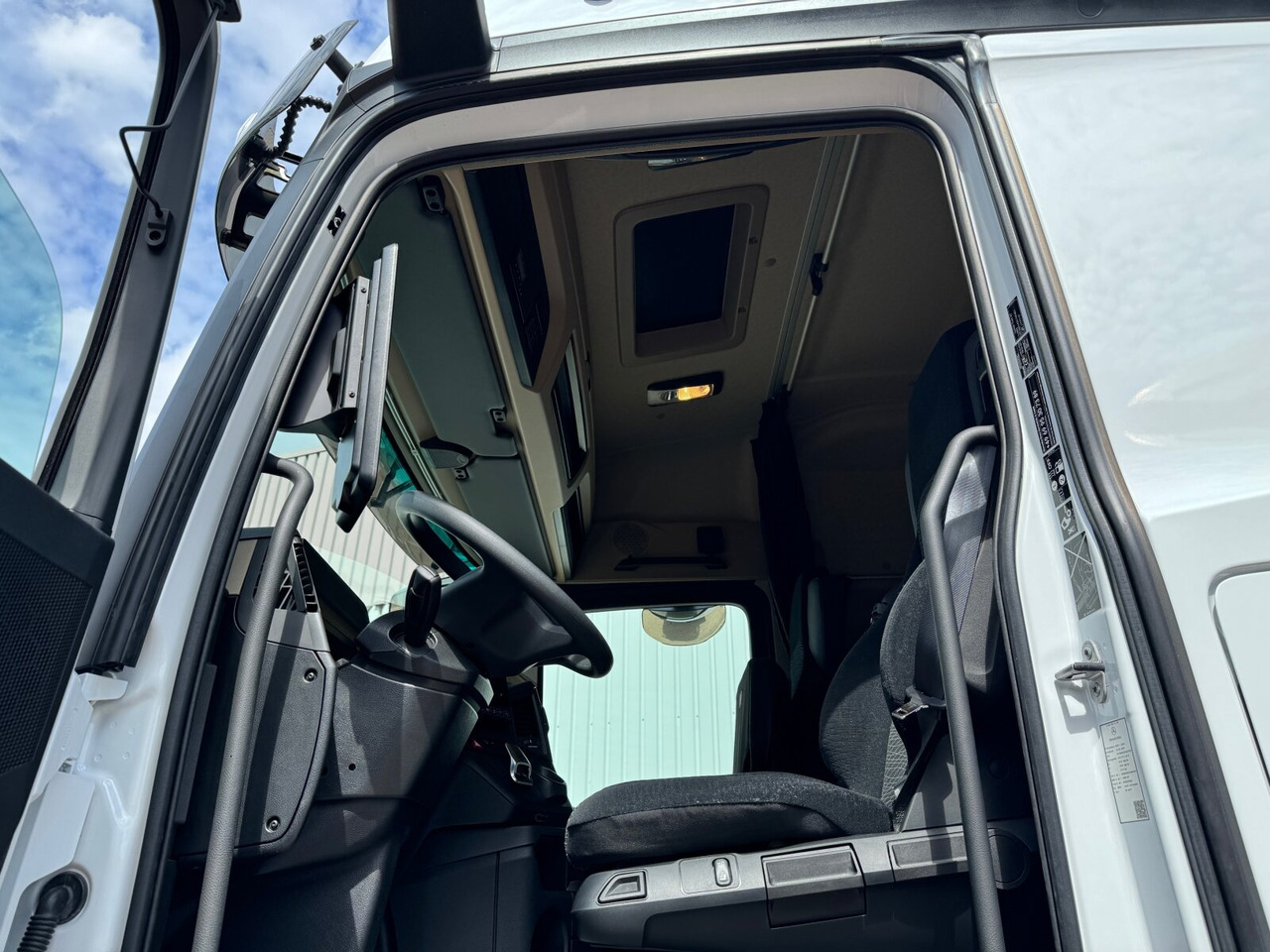 Mercedes-Benz Actros 2548 L 6x2 Actros 2548 L 6x2, Retarder, Lenk-/Liftachse, Navi, MirrorCam, MultimediaCockpit - Camión chasis: foto 2 Mercedes-Benz Actros 2548 L 6x2 Actros 2548 L 6x2, Retarder, Lenk-/Liftachse, Navi, MirrorCam, MultimediaCockpit - Camión chasis: foto 2