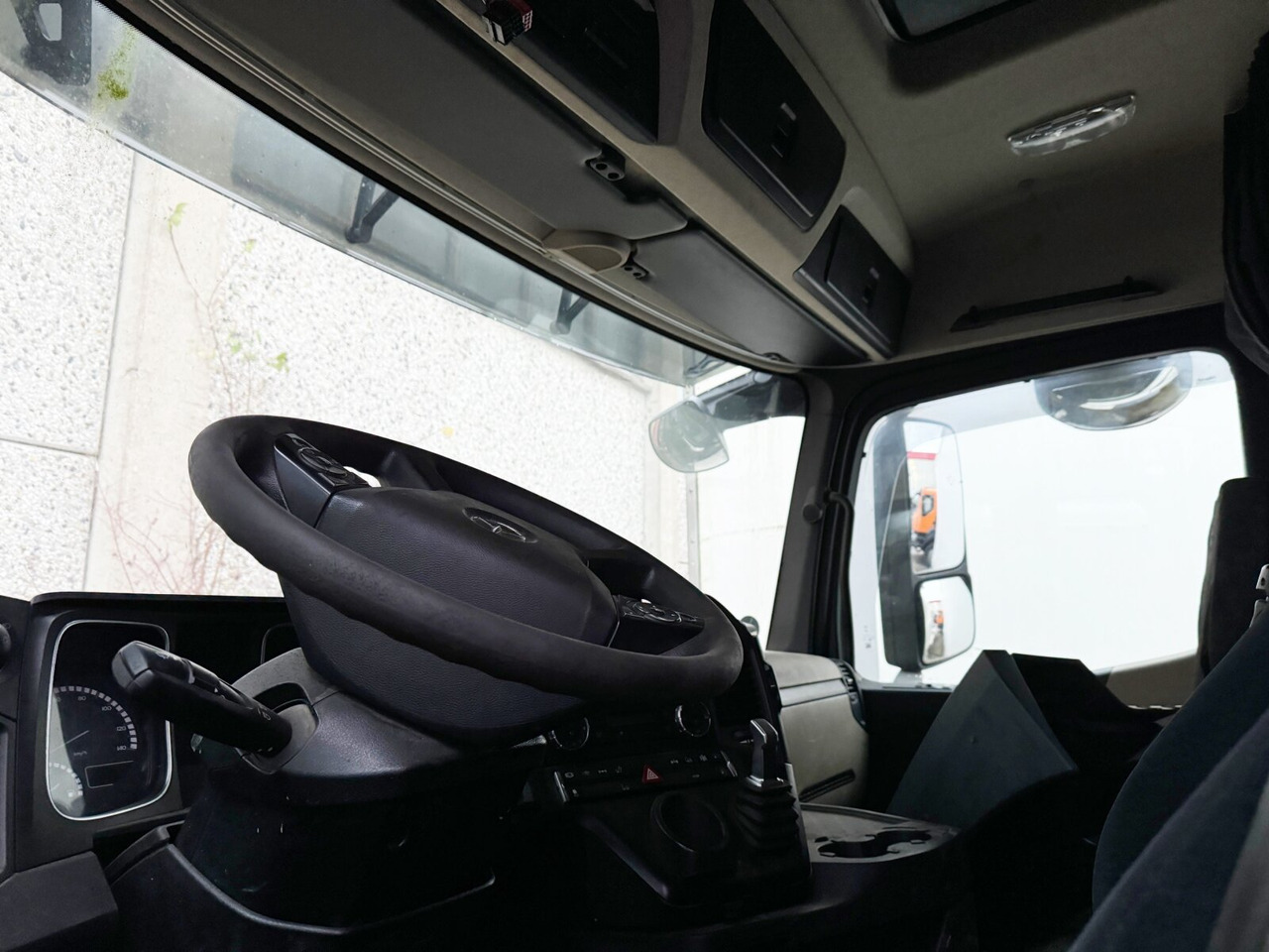 Mercedes-Benz Actros 2548 L 6x2, ERSATZTEILSPENDER! Actros 2548 L 6x2/46, Retarder, Lenk-/Liftachse, ERSATZTEILSPENDER! - Camión multibasculante: foto 2 Mercedes-Benz Actros 2548 L 6x2, ERSATZTEILSPENDER! Actros 2548 L 6x2/46, Retarder, Lenk-/Liftachse, ERSATZTEILSPENDER! - Camión multibasculante: foto 2