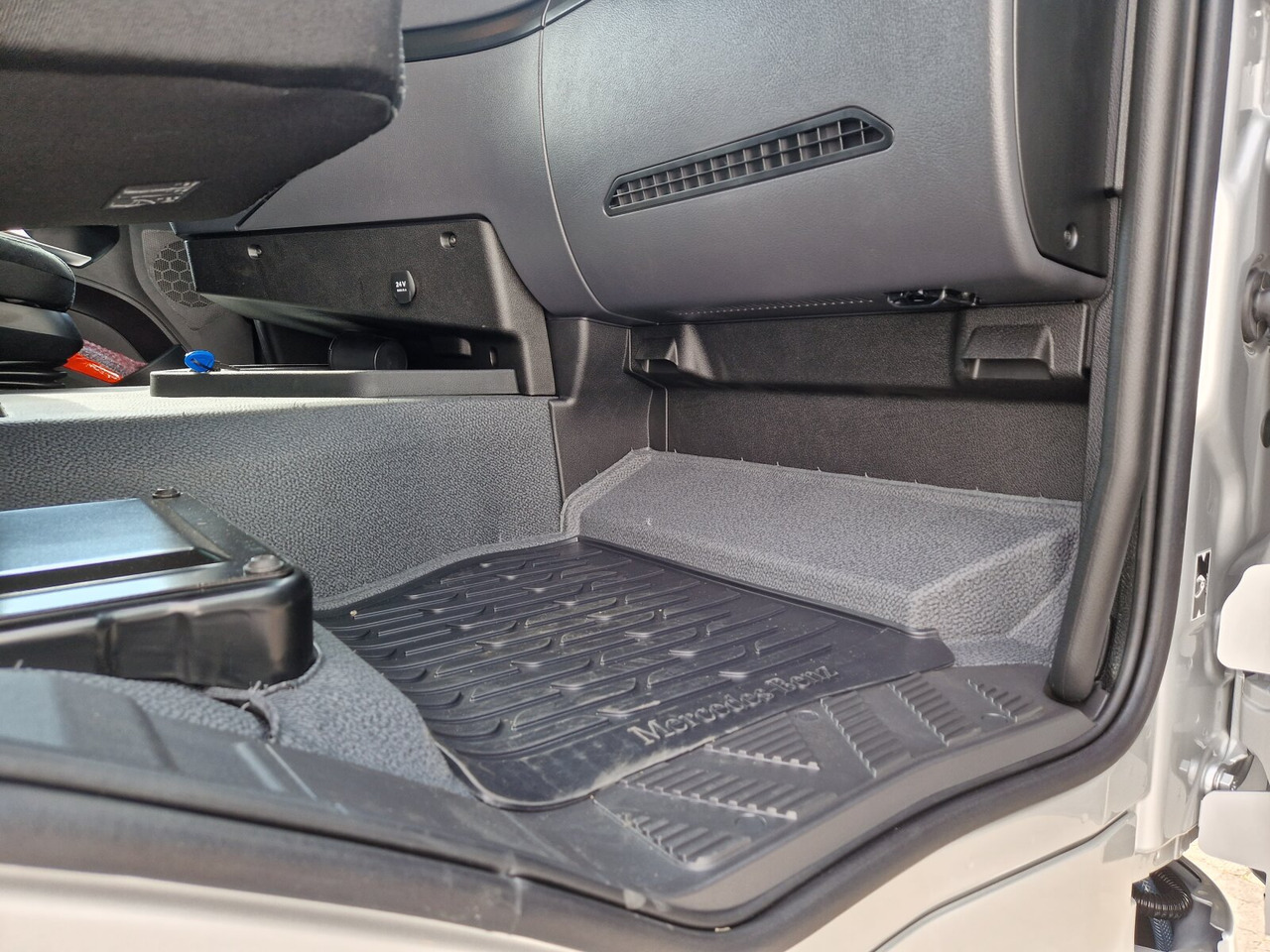 Camión chasis nuevo Mercedes-Benz Actros 2553 LL 6x2 Actros 2553 LL 6x2, Retarder, Liftachse, MultimediaCockpit, LED, Navi: foto 10