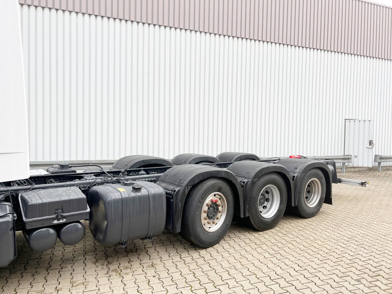 Camión chasis Mercedes-Benz Actros 3551 L 8x2/4 Actros 3551 L 8x2/4, Vorlauflenkachse, Doppelbereifte Nachlaufliftachse: foto 14