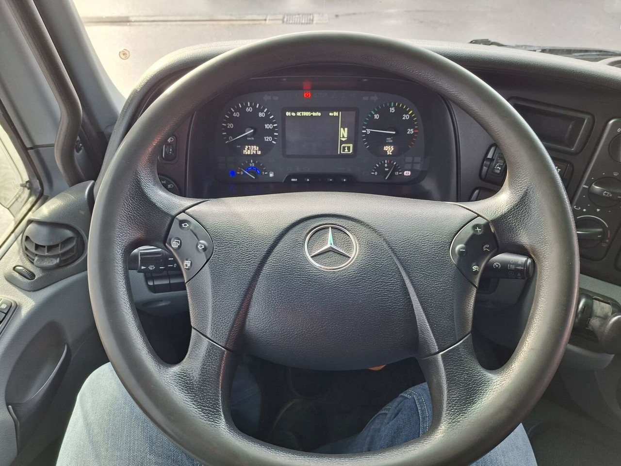 Mercedes-Benz Actros 4146 K 8x4/4 Actros 4146 K 8x4/4, Retarder, Kran Hiab XS 477 E-7 HiPro, Flyjib, Seilwinde, Funk - Camión multibasculante, Camión grúa: foto 4 Mercedes-Benz Actros 4146 K 8x4/4 Actros 4146 K 8x4/4, Retarder, Kran Hiab XS 477 E-7 HiPro, Flyjib, Seilwinde, Funk - Camión multibasculante, Camión grúa: foto 4